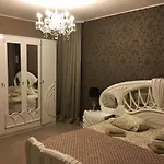Lee Apartments